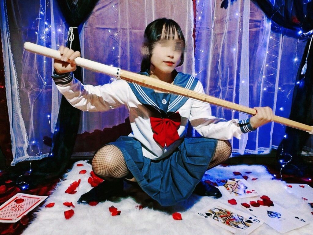 らら　女王様